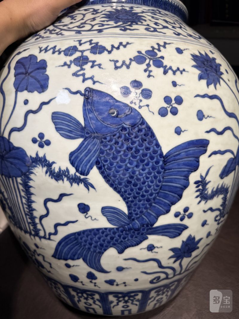 明万历 青花鱼藻纹大罐 - 图13